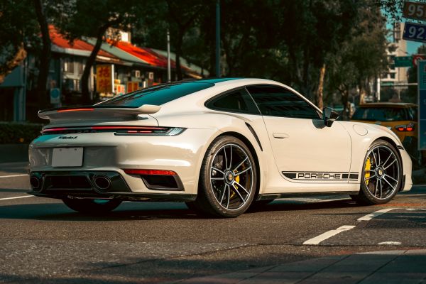 Los mejores accesorios Porsche para mejorar tu experiencia en línea